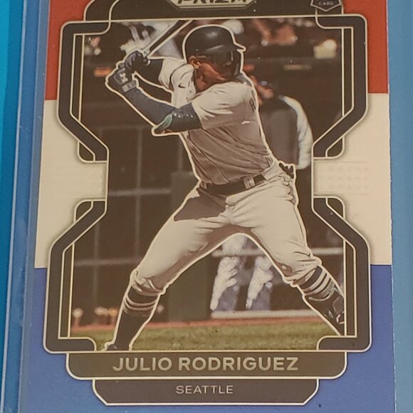 "The Curveball Case: A Collector's Gamble"-Baseball Sports Card Mystery Packs - Picture 3 of 16